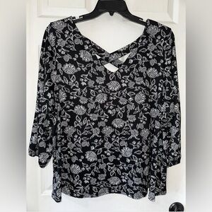 Bobeau Women's 3X V-Neck Top Back Cutout Detail Black Ivory Floral NEW